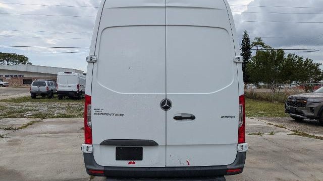 2021 Mercedes-Benz Sprinter 2500