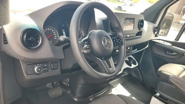 2024 Mercedes-Benz Sprinter 2500