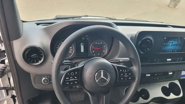 2024 Mercedes-Benz Sprinter 2500
