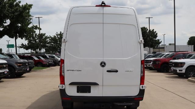 2025 Mercedes-Benz Sprinter 2500