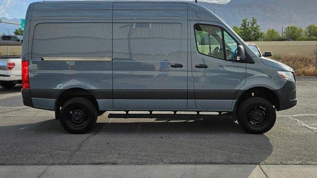 2024 Mercedes-Benz Sprinter 2500