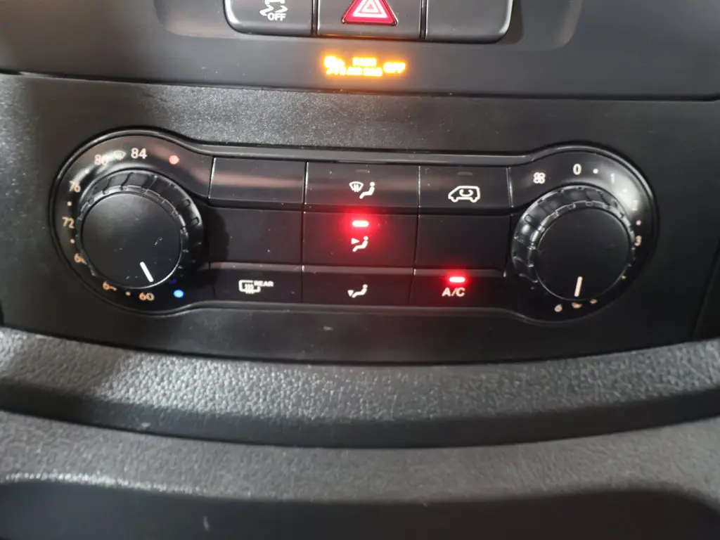 2022 Mercedes-Benz Metris - $25,990