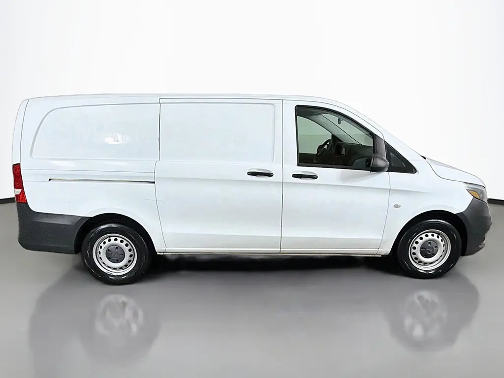 2022 Mercedes-Benz Metris - $25,990