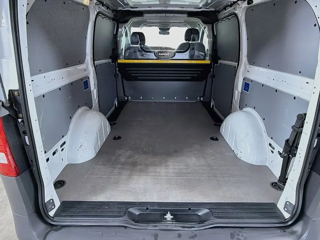 2022 Mercedes-Benz Metris - $25,990