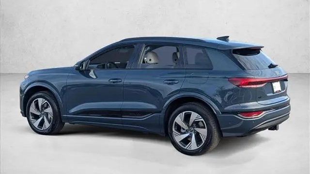 2025 Audi Q6 e-tron quattro Premium