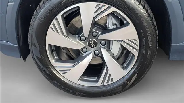 2025 Audi Q6 e-tron quattro Premium