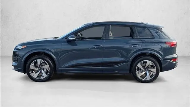2025 Audi Q6 e-tron quattro Premium
