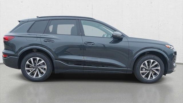 2027 Audi Q6 e-tron quattro Premium