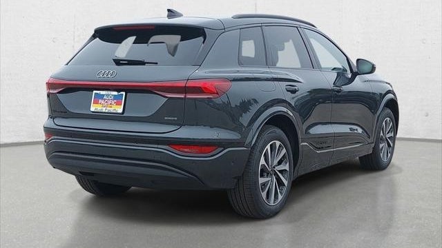 2027 Audi Q6 e-tron quattro Premium