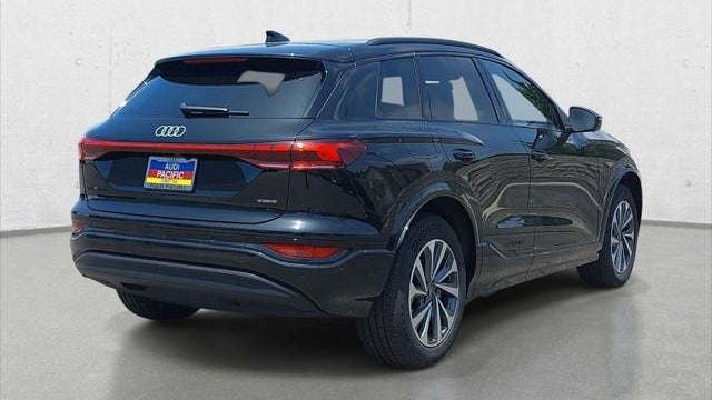 2027 Audi Q6 e-tron quattro Premium