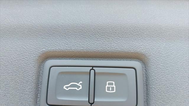 2027 Audi Q6 e-tron quattro Premium