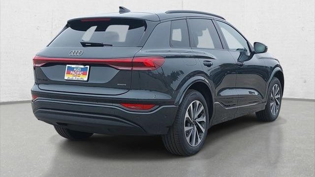 2027 Audi Q6 e-tron quattro Premium
