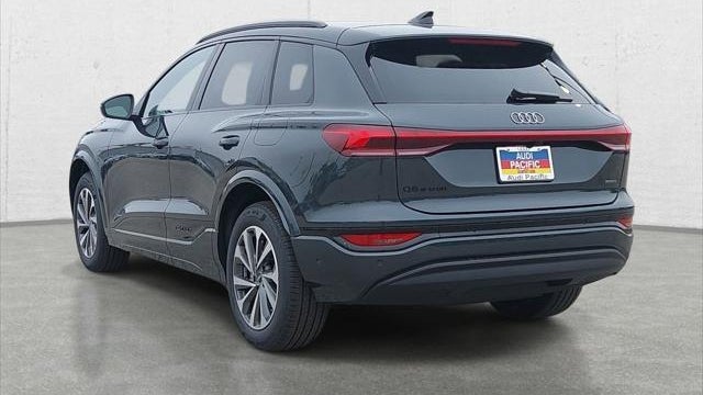 2027 Audi Q6 e-tron quattro Premium