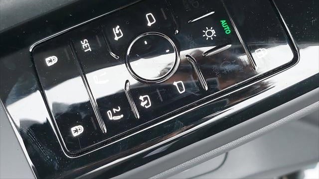 2027 Audi Q6 e-tron quattro Premium