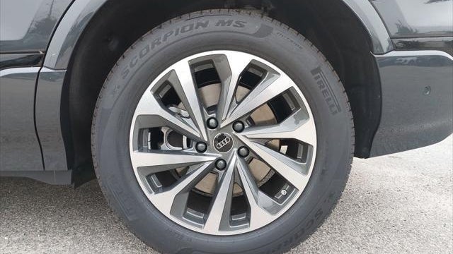 2027 Audi Q6 e-tron quattro Premium