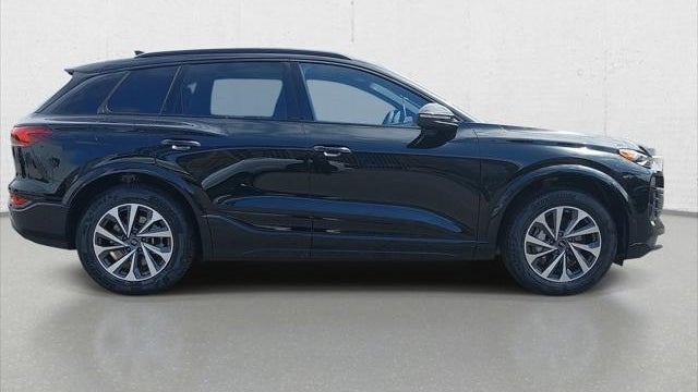 2027 Audi Q6 e-tron quattro Premium