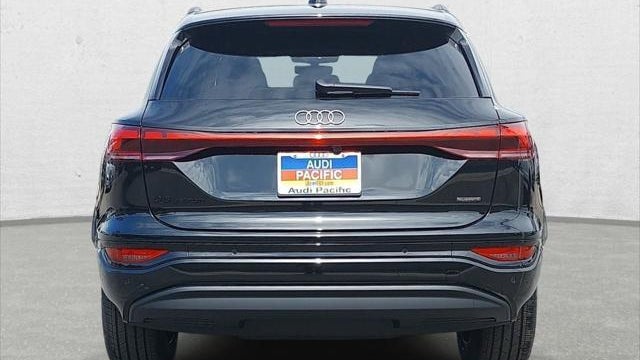 2027 Audi Q6 e-tron quattro Premium