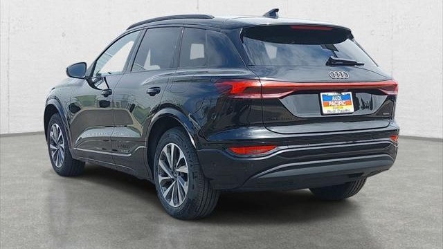2027 Audi Q6 e-tron quattro Premium