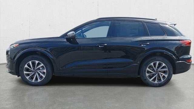 2027 Audi Q6 e-tron quattro Premium