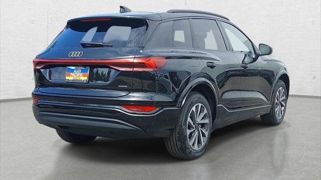 2027 Audi Q6 e-tron quattro Premium