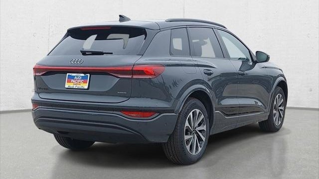 2027 Audi Q6 e-tron quattro Premium