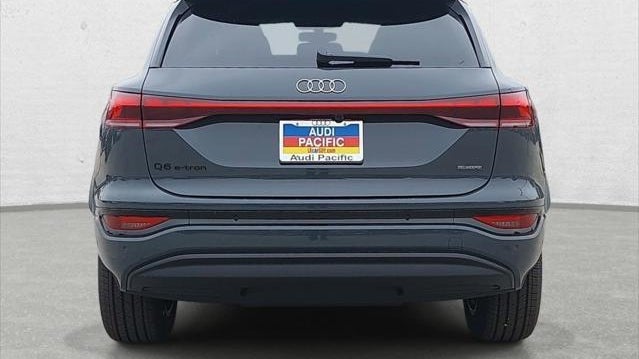 2027 Audi Q6 e-tron quattro Premium