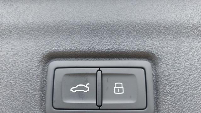 2027 Audi Q6 e-tron quattro Premium