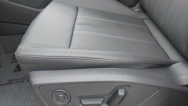 2027 Audi Q6 e-tron quattro Premium