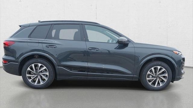 2027 Audi Q6 e-tron quattro Premium