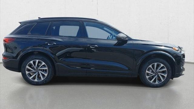2027 Audi Q6 e-tron quattro Premium