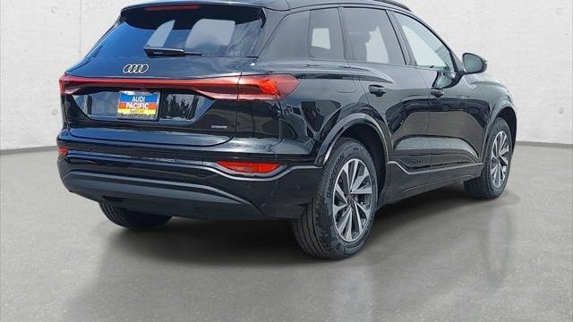 2027 Audi Q6 e-tron quattro Premium