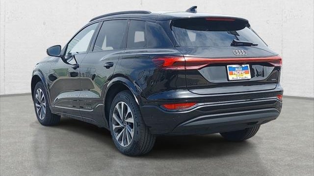 2027 Audi Q6 e-tron quattro Premium