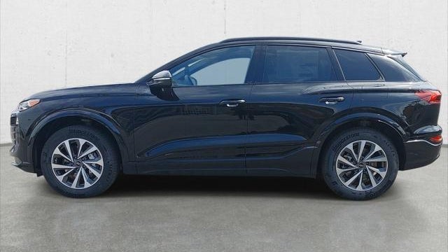 2027 Audi Q6 e-tron quattro Premium