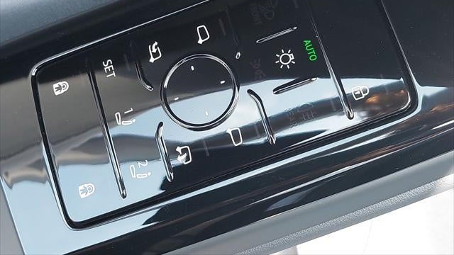 2027 Audi Q6 e-tron quattro Premium