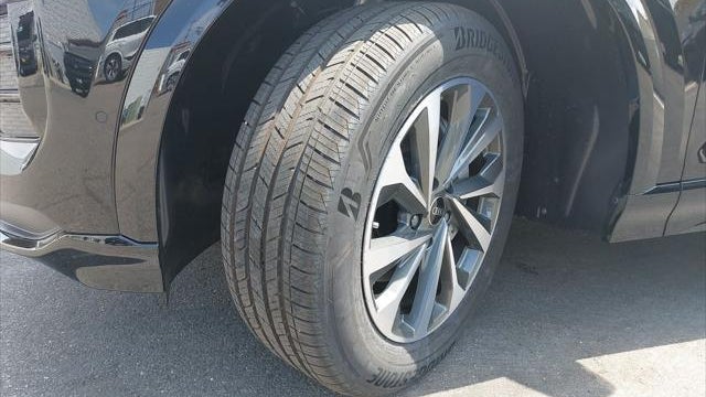 2027 Audi Q6 e-tron quattro Premium
