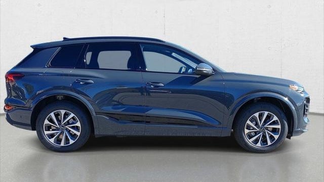 2027 Audi Q6 e-tron quattro Premium