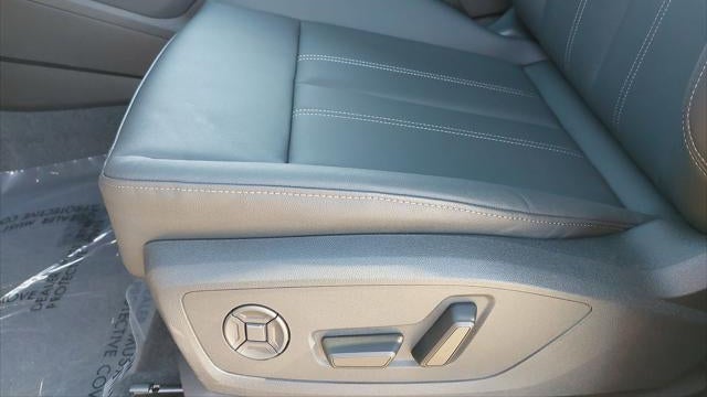 2027 Audi Q6 e-tron quattro Premium