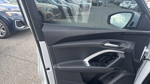 2025 Audi Q5 quattro Premium TFSI