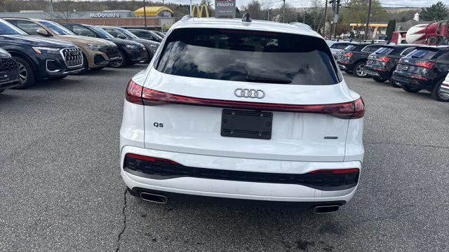 2025 Audi Q5 quattro Premium TFSI