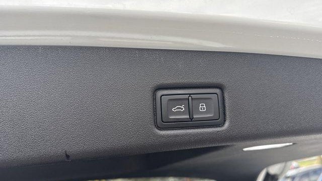 2025 Audi Q5 quattro Premium TFSI