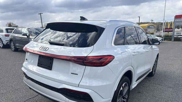 2025 Audi Q5 quattro Premium TFSI
