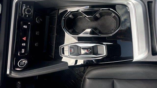 2025 Audi Q5 quattro Premium TFSI