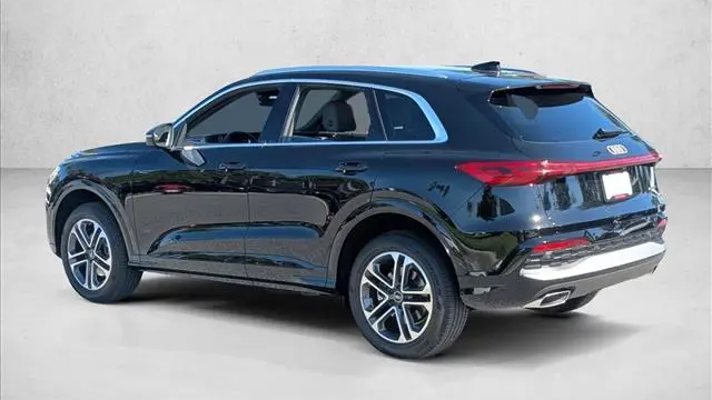 2025 Audi Q5 quattro Premium TFSI