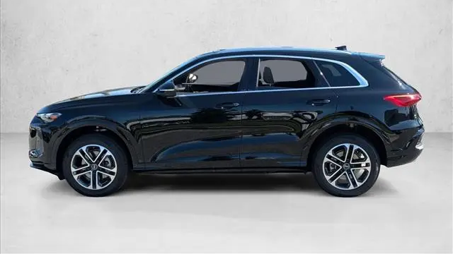 2025 Audi Q5 quattro Premium TFSI