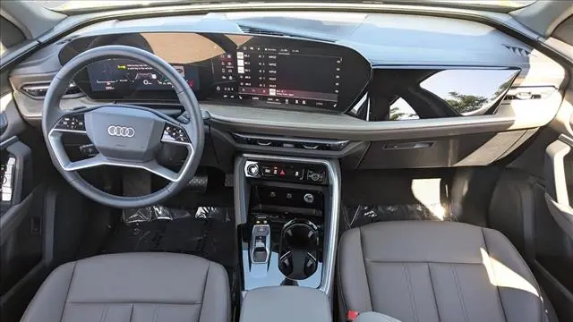 2025 Audi Q5 quattro Premium TFSI