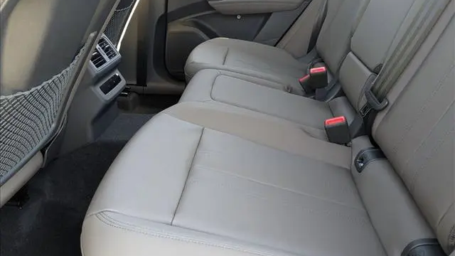 2025 Audi Q5 quattro Premium TFSI