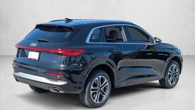 2025 Audi Q5 quattro Premium TFSI