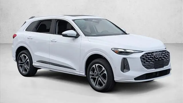 2025 Audi Q5 quattro Premium TFSI