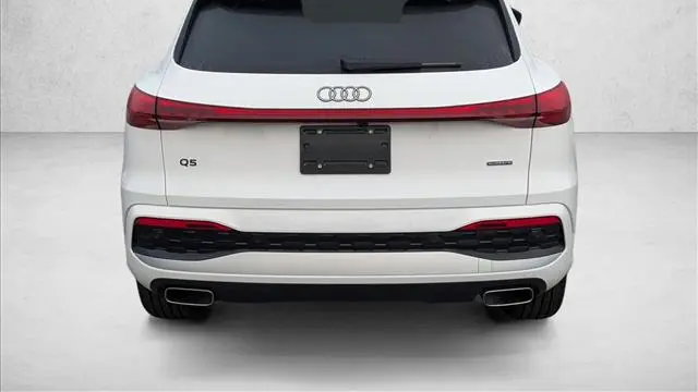 2025 Audi Q5 quattro Premium TFSI