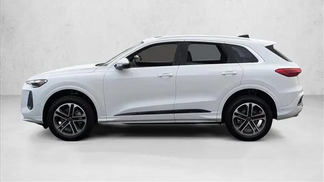 2025 Audi Q5 quattro Premium TFSI